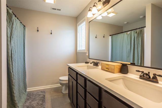 212 Rellim Drive, Norwalk, IA 50211