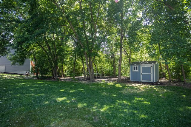 212 Rellim Drive, Norwalk, IA 50211
