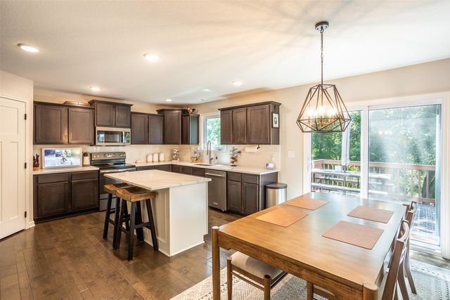 212 Rellim Drive, Norwalk, IA 50211