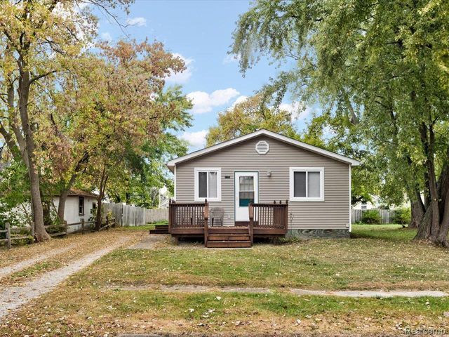 1325 Division Street, Port Huron, MI 48060