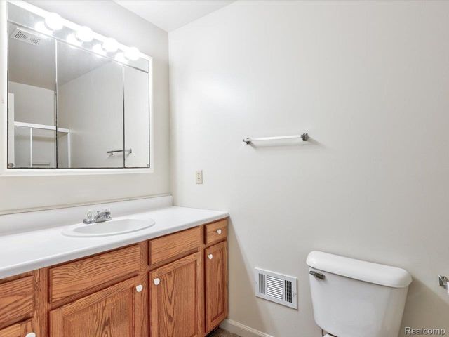 1325 Division Street, Port Huron, MI 48060