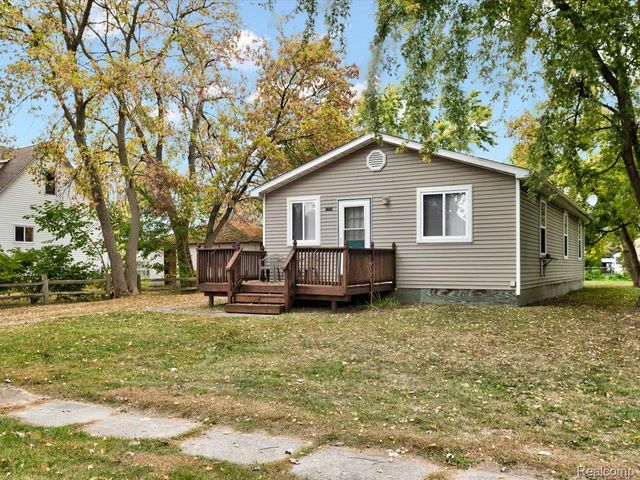 1325 Division Street, Port Huron, MI 48060