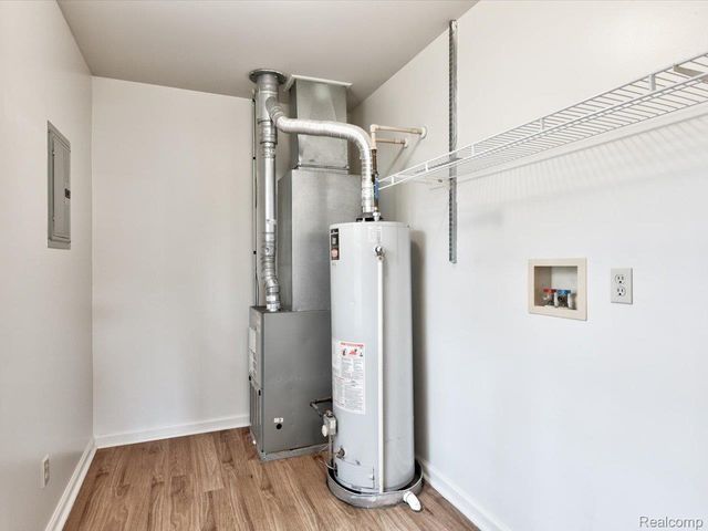 1325 Division Street, Port Huron, MI 48060