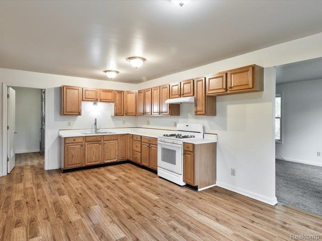 1325 Division Street, Port Huron, MI 48060