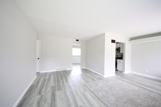 10215 Monarch Drive, St Louis, MO 63136