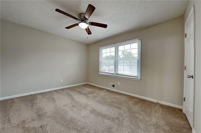 3253 Glynn Mill Drive, Snellville, GA 30039