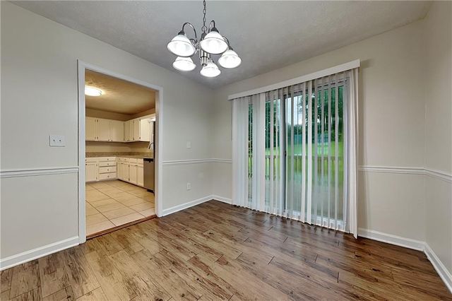 3253 Glynn Mill Drive, Snellville, GA 30039