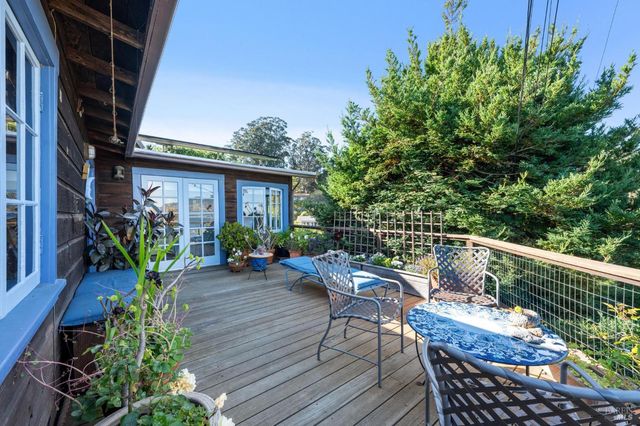 41 Ocean Ave, Bolinas, CA 94924