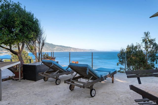 41 Ocean Ave, Bolinas, CA 94924