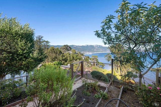 41 Ocean Ave, Bolinas, CA 94924