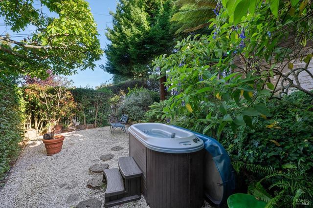 41 Ocean Ave, Bolinas, CA 94924