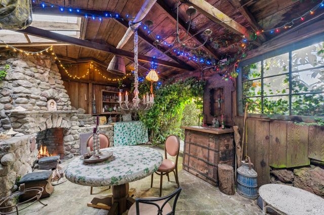 41 Ocean Ave, Bolinas, CA 94924