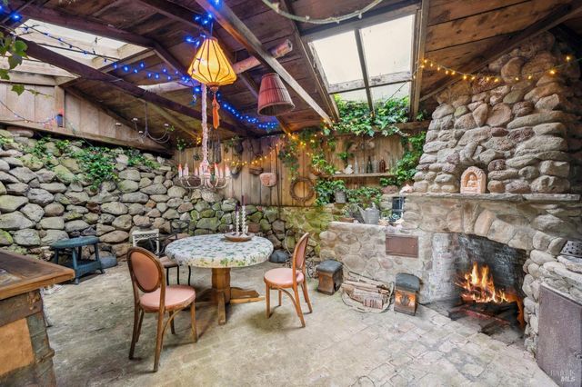 41 Ocean Ave, Bolinas, CA 94924