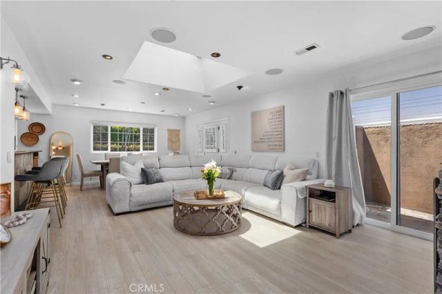 142 Liberty, Newport Beach, CA 92660