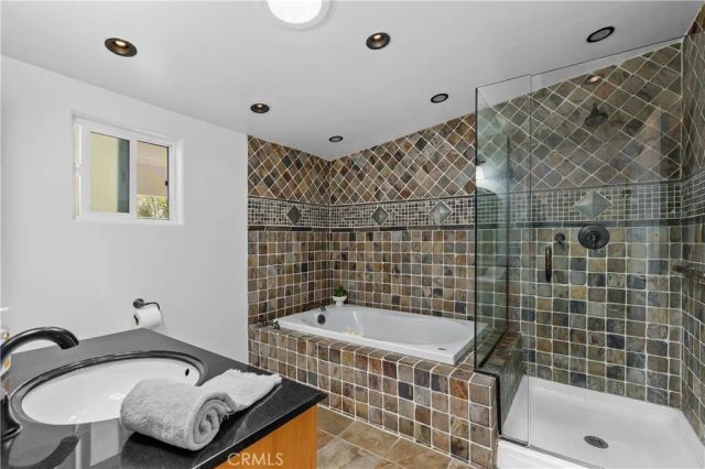 142 Liberty, Newport Beach, CA 92660