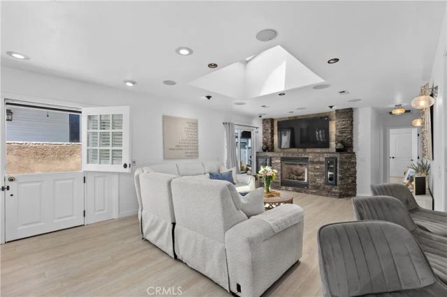 142 Liberty, Newport Beach, CA 92660