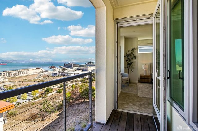 10 Innes Court 406, San Francisco, CA 94124