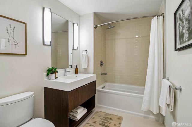 10 Innes Court 406, San Francisco, CA 94124