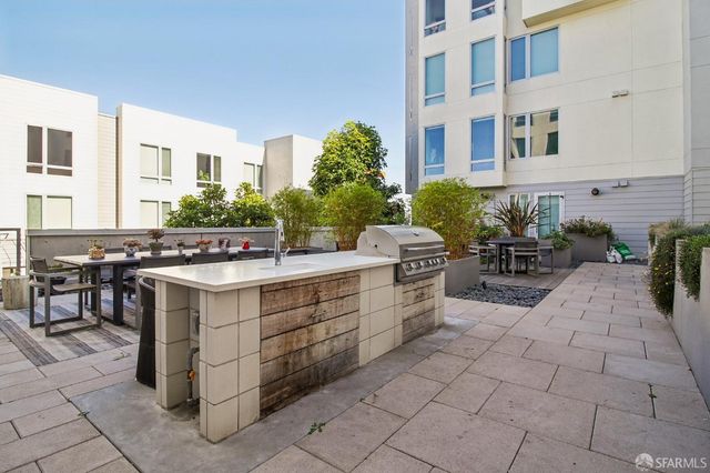 10 Innes Court 406, San Francisco, CA 94124