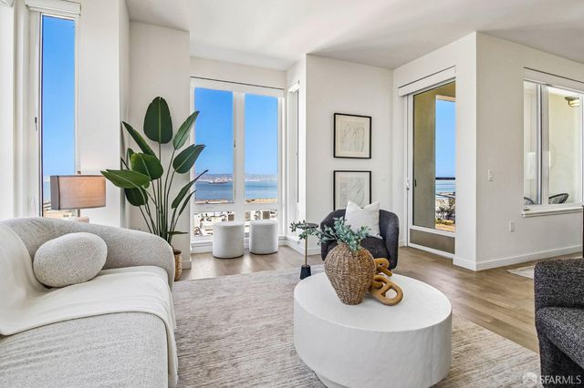 10 Innes Court 406, San Francisco, CA 94124