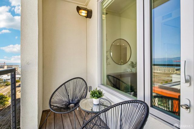 10 Innes Court 406, San Francisco, CA 94124