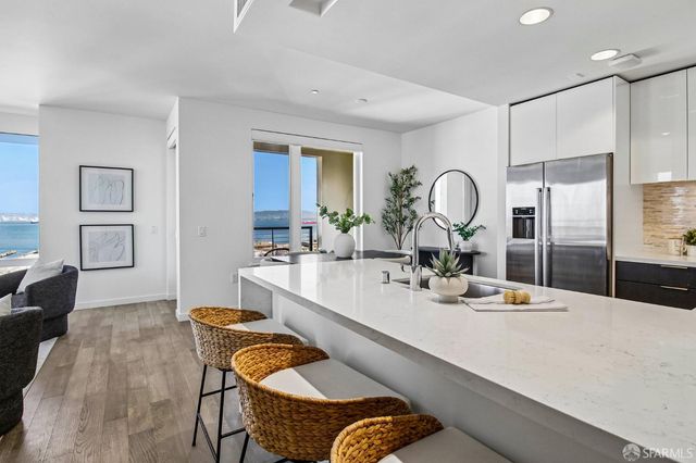 10 Innes Court 406, San Francisco, CA 94124