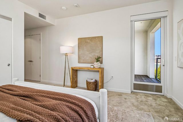 10 Innes Court 406, San Francisco, CA 94124