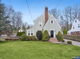 25 Bowers Road, Caldwell, NJ 07006