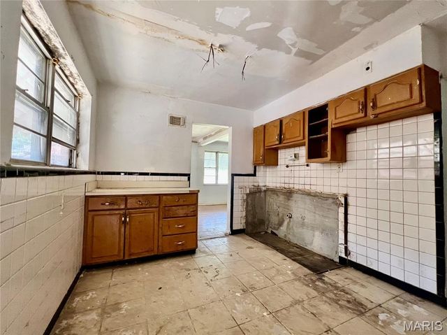 4418 Dryden Avenue, St Louis, MO 63115