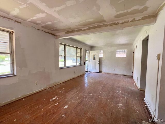 4418 Dryden Avenue, St Louis, MO 63115