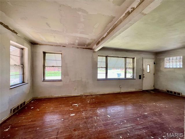 4418 Dryden Avenue, St Louis, MO 63115