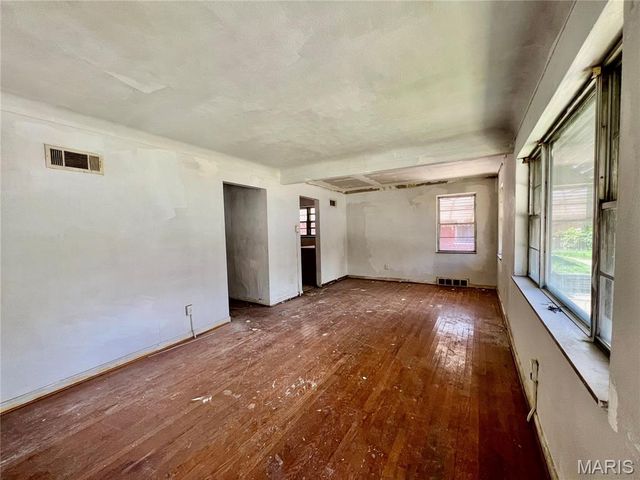 4418 Dryden Avenue, St Louis, MO 63115