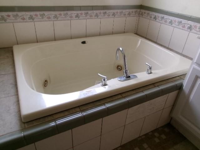 6404 E 133rd Terrace, Grandview, MO 64030