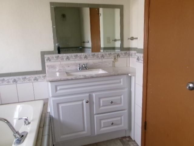 6404 E 133rd Terrace, Grandview, MO 64030