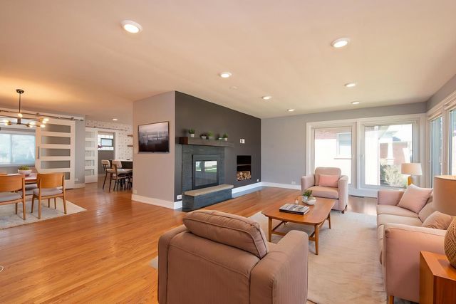 900 TOMAWADEE Drive, Park Ridge, IL 60068