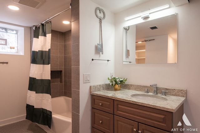 900 TOMAWADEE Drive, Park Ridge, IL 60068