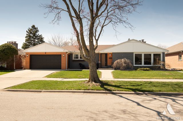 900 TOMAWADEE Drive, Park Ridge, IL 60068