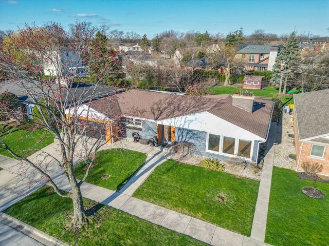 900 TOMAWADEE Drive, Park Ridge, IL 60068