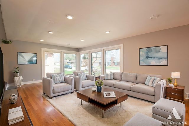 900 TOMAWADEE Drive, Park Ridge, IL 60068
