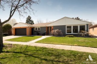 900 TOMAWADEE Drive, Park Ridge, IL 60068