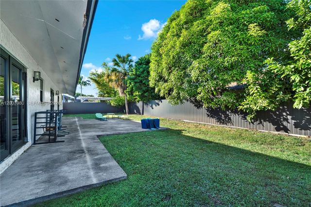 12221 SW 93rd St, Miami, FL 33186