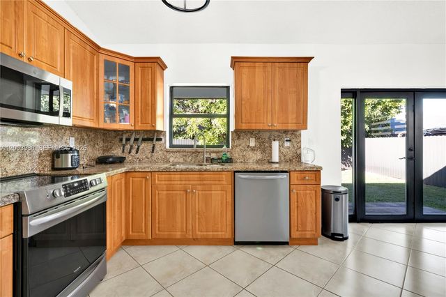 12221 SW 93rd St, Miami, FL 33186