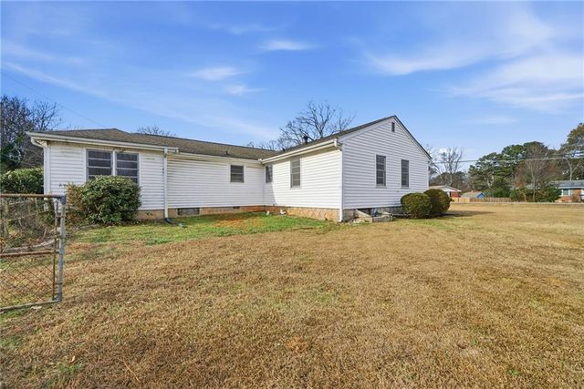 1655 Lucelle Avenue, Stone Mountain, GA 30087