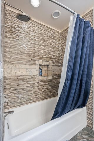 2201 Eastbrook Drive, Kokomo, IN 46902