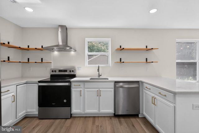 221 TRUMAN AVE, Glassborough, NJ 08028
