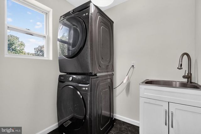 221 TRUMAN AVE, Glassborough, NJ 08028