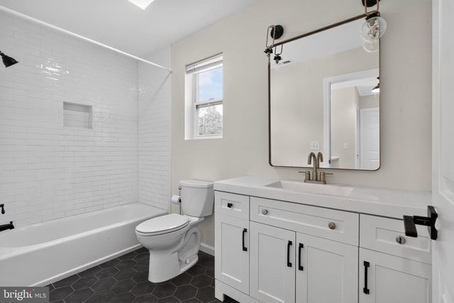 221 TRUMAN AVE, Glassborough, NJ 08028