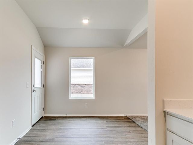 924 S Bear Lane, Mustang, OK 73064