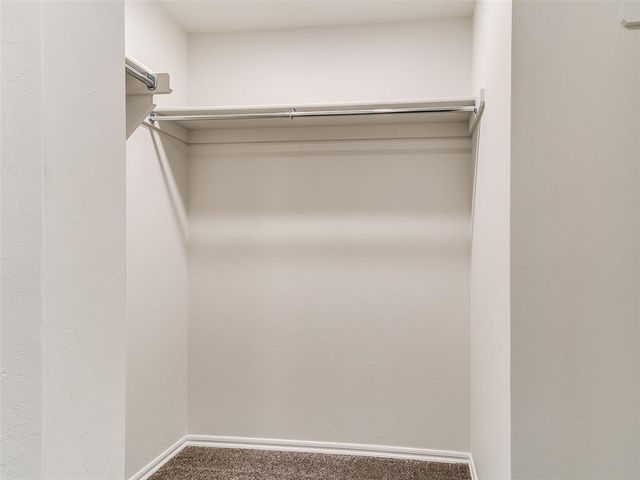 924 S Bear Lane, Mustang, OK 73064