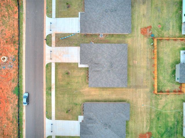 924 S Bear Lane, Mustang, OK 73064